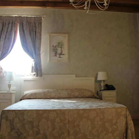 Relais Mondotella Pozzolengo Luaran gambar