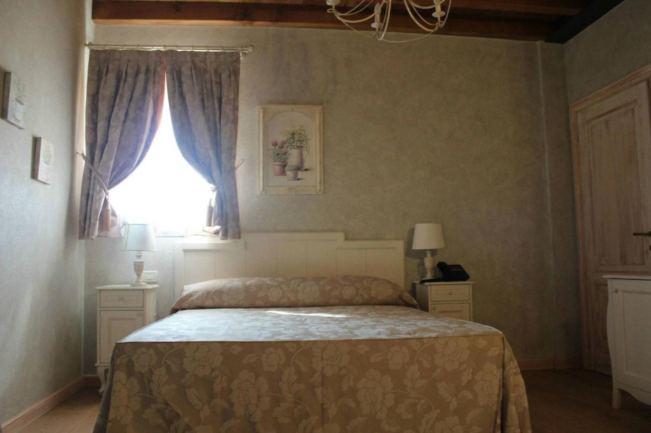 Relais Mondotella Pozzolengo Luaran gambar