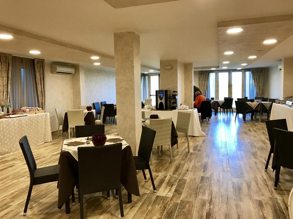 Relais Mondotella Pozzolengo Luaran gambar